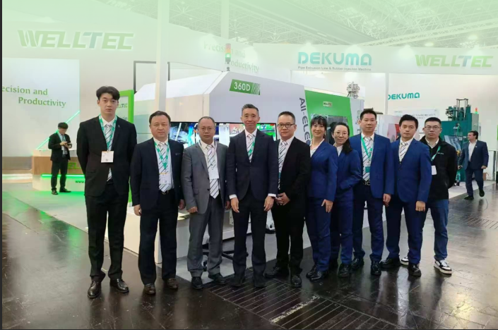 K 2025 完美落幕，華大機(jī)械攜創(chuàng)新技術(shù)贏(yíng)得全球客戶(hù)贊譽(yù)！